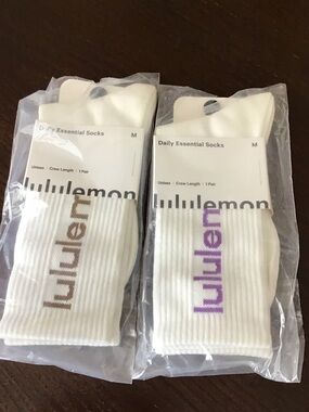 NWT 2 pairs Lululemon Daily Essential Crew Socks